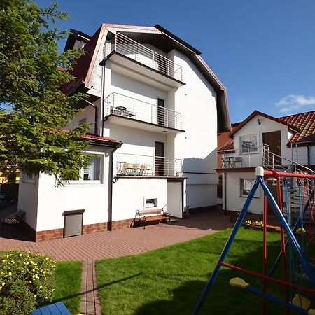 Dom Wczasowy Isabelle Darlowko Exterior photo